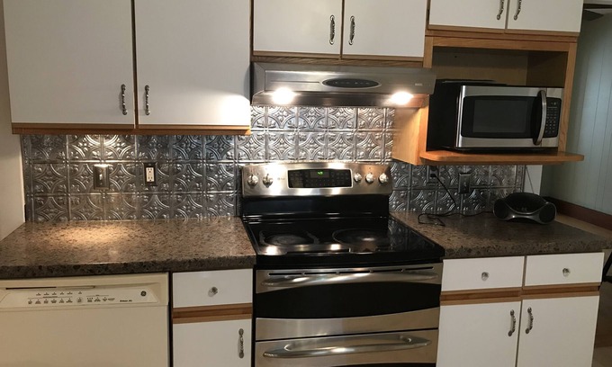 Leominster Apartment | Driving distance to Wachusett Mountain, Boston, Wocester