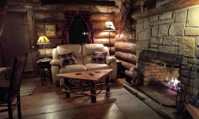 Drummond Cottage | Drummond Island Hotel & Vacation Homes - Hermitage Cottage