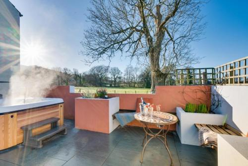 Tregaron House | Drws Nesa