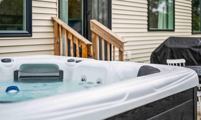 Dry Ridge House | Dry Ridge Village - 3 Houses - Close to Ark- Hot Tubs