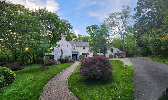 Taylor Run House | Drybrook Historic Estate, near Oldtown Alexandria/DC