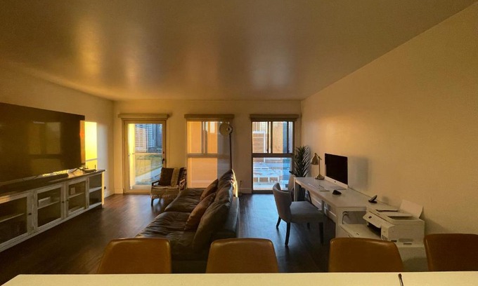 Bunker Hill Apartment | DTLA Apartment With an Amazing View