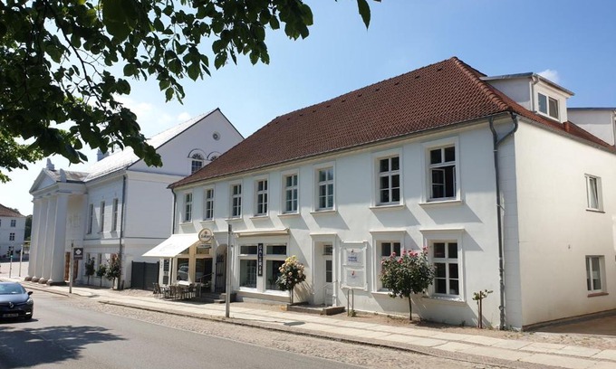 Putbus House | DTS Appartements