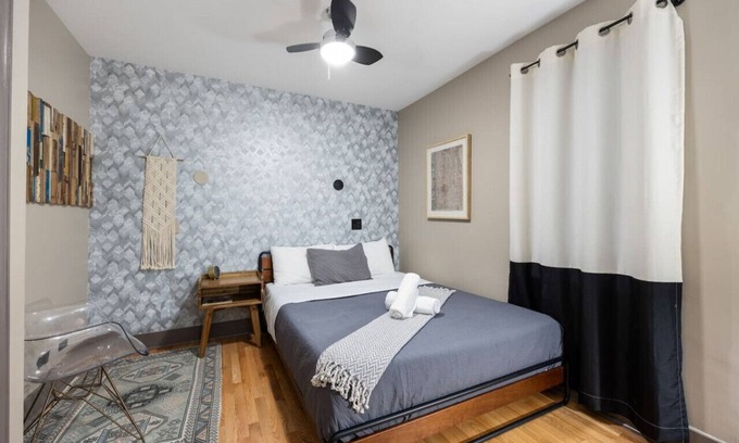 Bronzeville Bed & Breakfast | Dubois Guest House Room 101