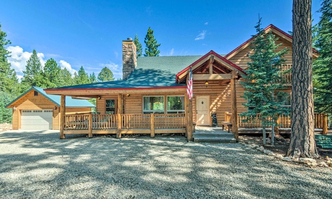 Meadow View Heights Cabin | Duck Creek Village Cabin: Hike, Ski, & Bike!
