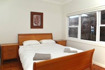 Woy Woy Bay House | Ducky House Waterfront in Woy Woy Bay