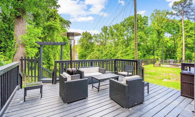 Durham House | Duke Downtown Chic Urban Getaway Near DUKE!