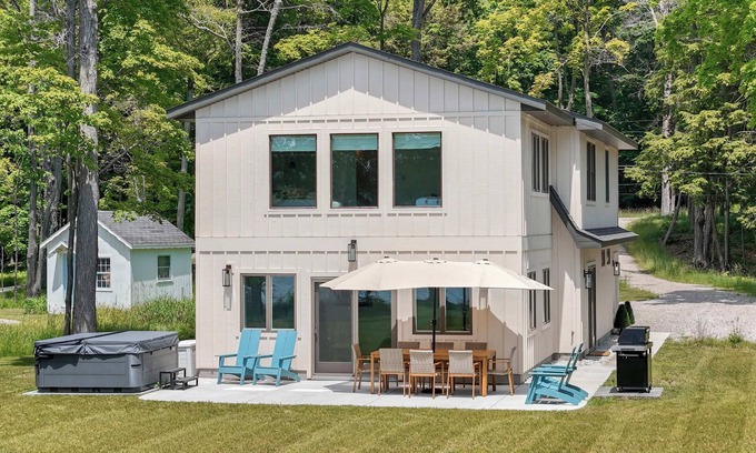 Empire House | Dune View Cottage on Little Glen
