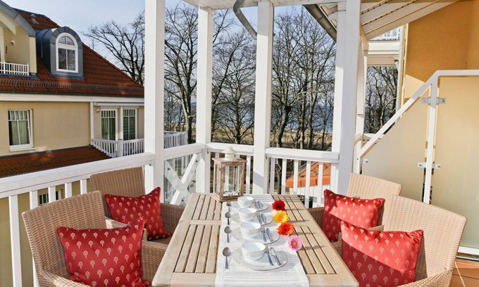 Ostseebad Kuhlungsborn Apartment | Dünenschloss - 2-24 with W-LAN - Dünenschloss with swimming pool and sauna in the Ostseeallee & # 4