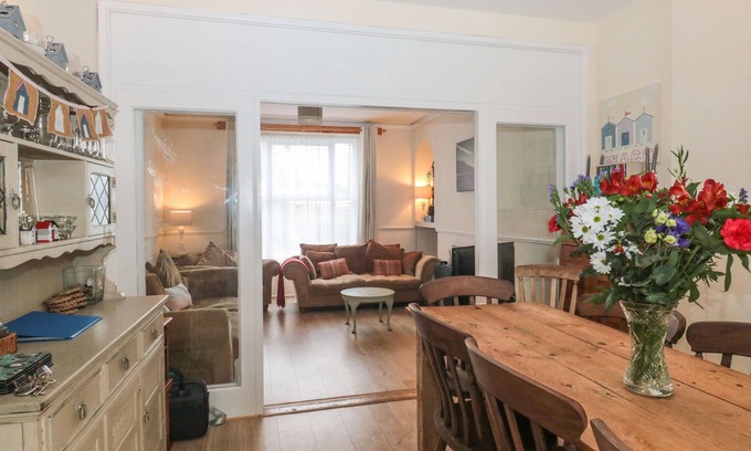 Teignmouth Cottage | Dunholme House