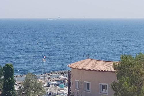 Boulouris-sur-Mer Apartment | Duplex apartment with beautiful sea view