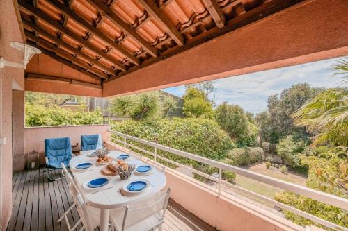 Rayol-Canadel-sur-Mer Apartment | Duplex avec terrasse et parking proche des plages