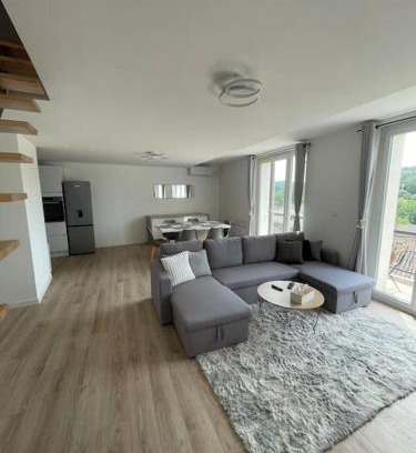 Carces Apartment | Duplex centre-ville