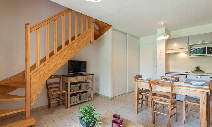 Bourisp Apartment | Duplex Cozy Sleeps 6, Sunny Balcony, Parking, Near Saint-Lary Soulan