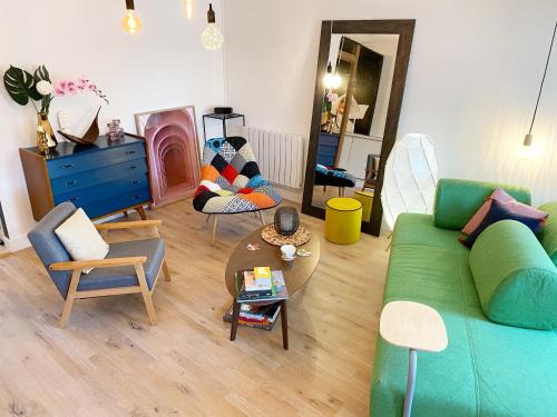 Saint-Brieuc Apartment | Duplex lumineux, coloré, atypique face cathédrale