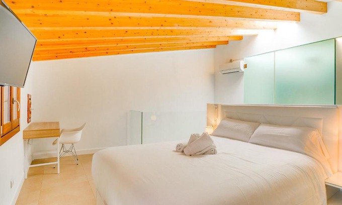 Sindicat Apartment | Duplex Palma Apartment - with garage