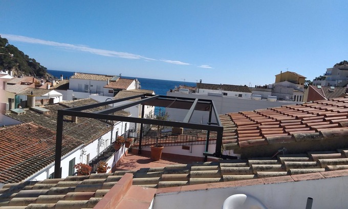 Llafranc Apartment | Duplex with terrace and sights, 50 meters from Llafranch beach