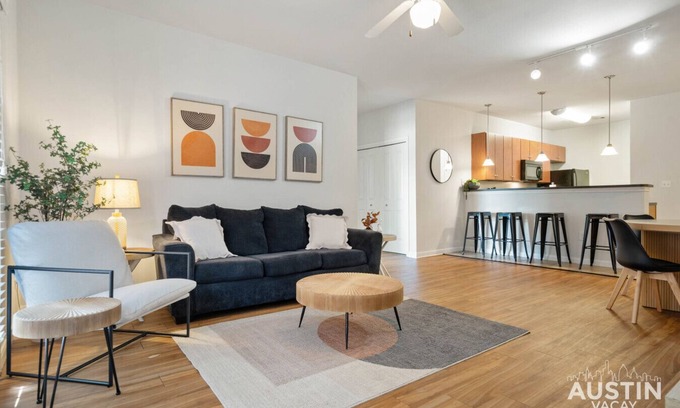 North University Apartment | E 30the #2 xxxxxxxxx
