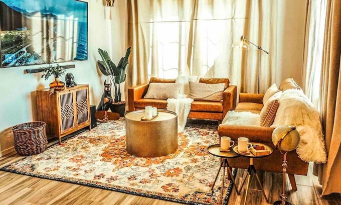 Yuma House | E 34th St. · Stunning 3BR+King House W/Huge TV, Fire Pit & BBQ!