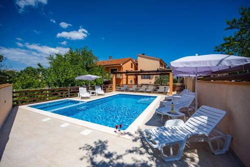 Vinkuran House | E-M Apartments with Private pool