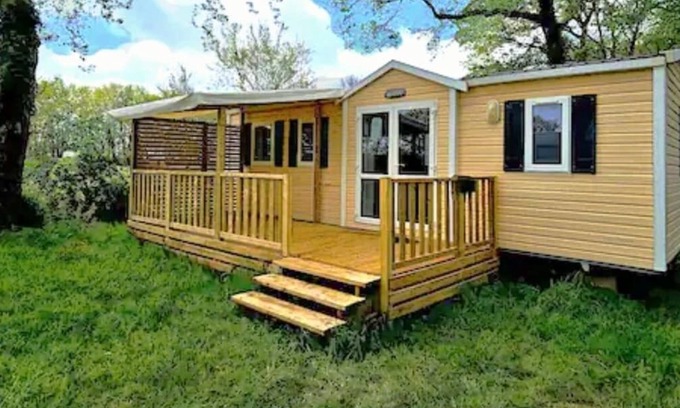 La Boissiere-de-Montaigu Apartment | E007-Unit-Family-Private Bathroom-Terrace