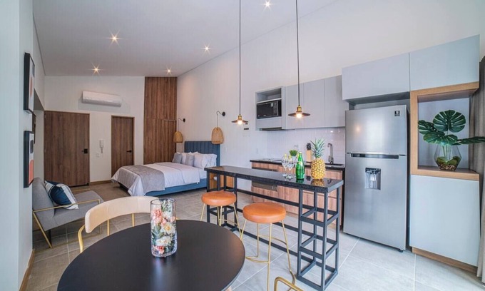 Granada Apartment | E301 - Amazing Top Floor Studio in Centenario