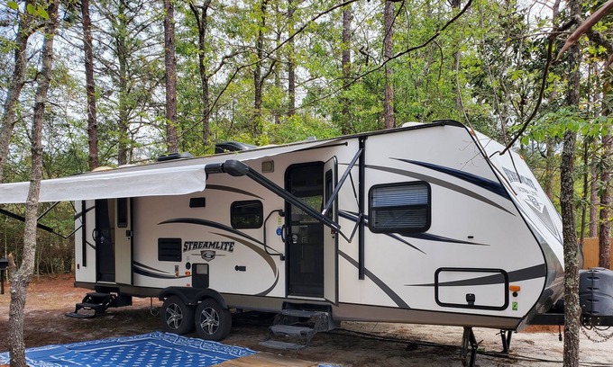 Statesboro House | Eagle's Nest Camper with Campground Aura
