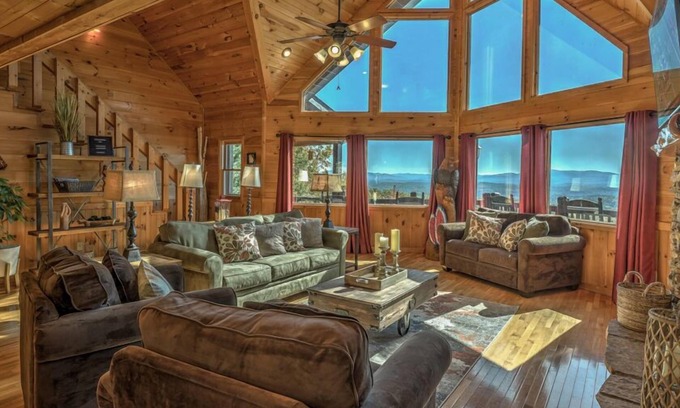 Mineral Bluff Cabin | Eagle's Rising - Mountain View | Hot Tub | Pet Friendly | Fenced Yard | Views