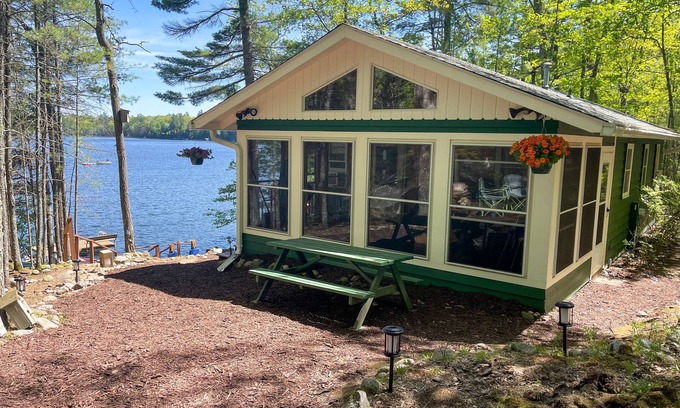 Rhinelander Cabin | Eagle Watch 2 bedroom, 1 bath cottage nestled on the shores of Finley lake.