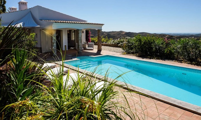 Fonte do Bispo Villa | Eagles Nest - a beautifully furnished, 3 bedroom house with pool and sea views.