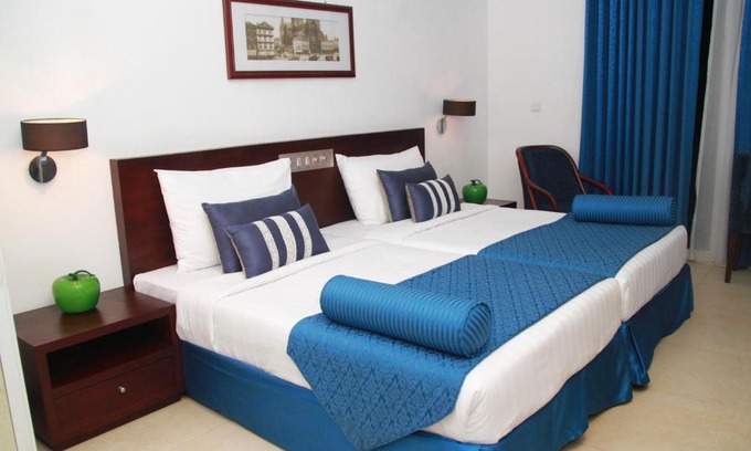 Pasikuda Hotel | Earl's Red Passikudah