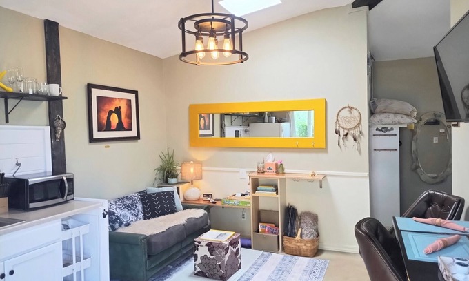 Tucson Apartment | Early Birds Guest House in Central Tucson. Your Casita awaits.