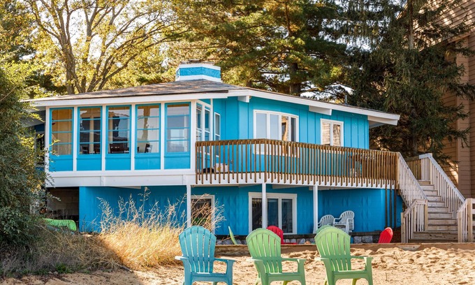Traverse City House | East Bay Escape | Private Beach | AC | Sunrise | Paradise |