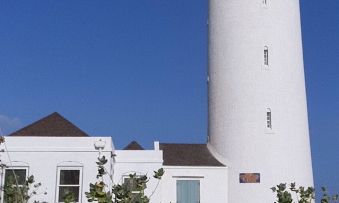 Industry Hall Apartment | East Point Apartment Cool and breezy private apartment!