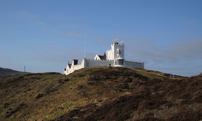 Llaneilian House | EAST POINT LYNAS LIGHTHOUSE KEEPER'S COTTAGE, pet friendly in Amlwch