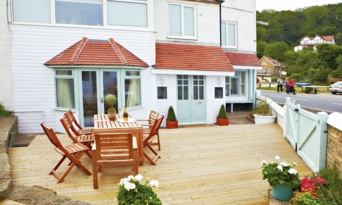 Sandsend Cottage | EAST ROW LODGE, family friendly, with open fire in Sandsend