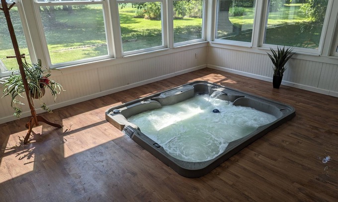 Terre Haute House | East side of town with HOT TUB - 2 king, 1 full