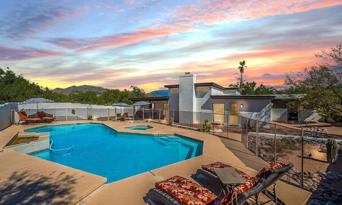 Catalina Madre House | East Tucson/3BR & 2BA/Heated Pool & Hot Tub