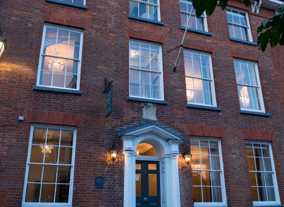 Chichester Hotel | East Walls Hotel