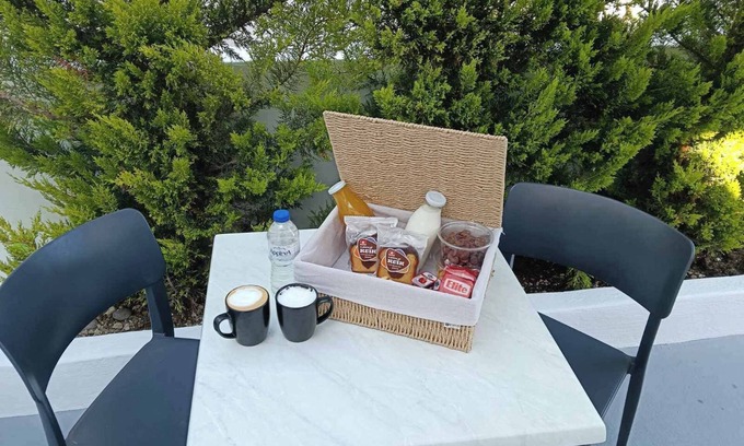 Perissa Hotel | East Wind Perissa