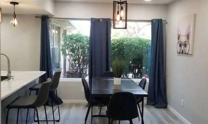 Biggs Field Condo | Eastside 3 bed 2 bath, King en suite & fast Wifi