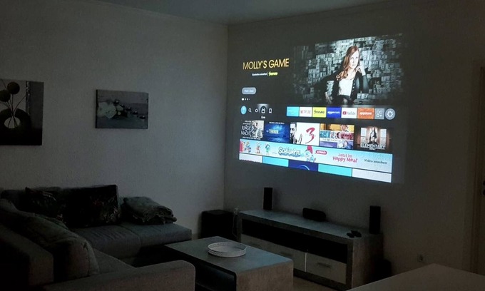 Bad Oeynhausen Apartment | EasyStay#4 Home Cinema apartment near the clinic with balcony, box-spring bed & Netflix