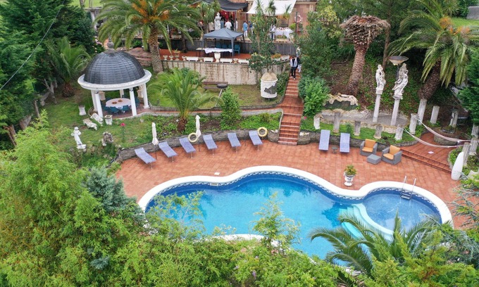 Revilla Villa | Ebano&Marfil Suite Home. A different kind of villa.