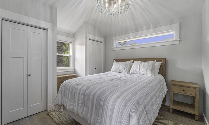 Frankfort Cottage | Echo's Cove- Downtown Cottage- 1 Mile from Lake Michigan
