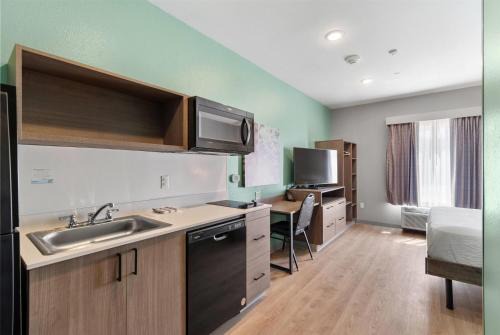 Katy Hotel | ECHO Suites Extended Stay by Wyndham Houston Katy West
