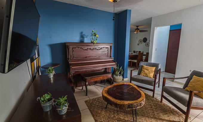 Merida House | ECLECTIC House w/3BR AC, Pool & Great LOCATION!
