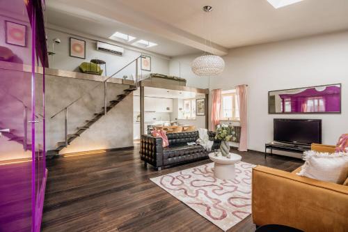 Kazimierz Apartment | Eclectic Violet - LoftAffair