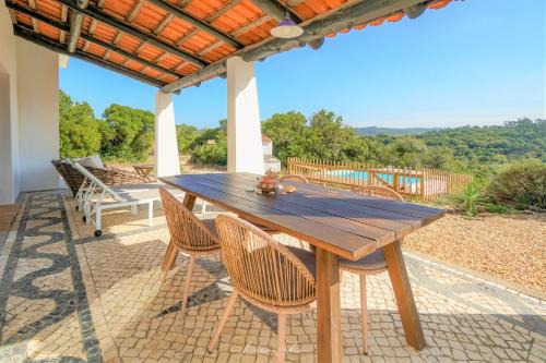 Aljezur House | Eco Casa Branca in nature - winter workation, starlink-internet, fireplace