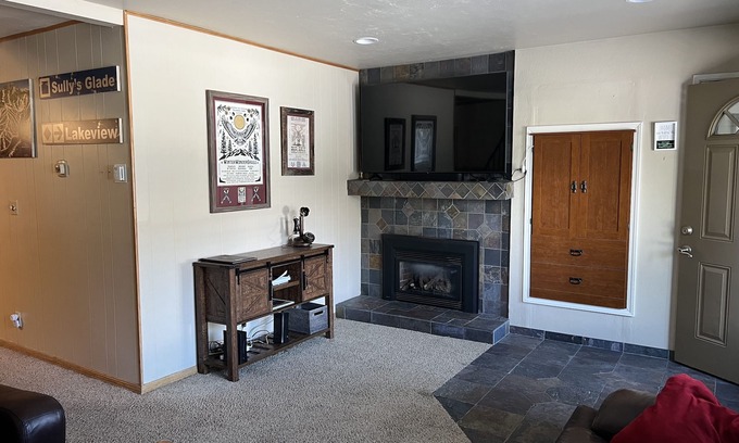 Lake Forest House | Eco-friendly Townhome Perfectly Located for all Local Fun