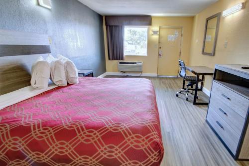 Norfolk - Virginia Beach Cabin | Econo Lodge at Military Circle